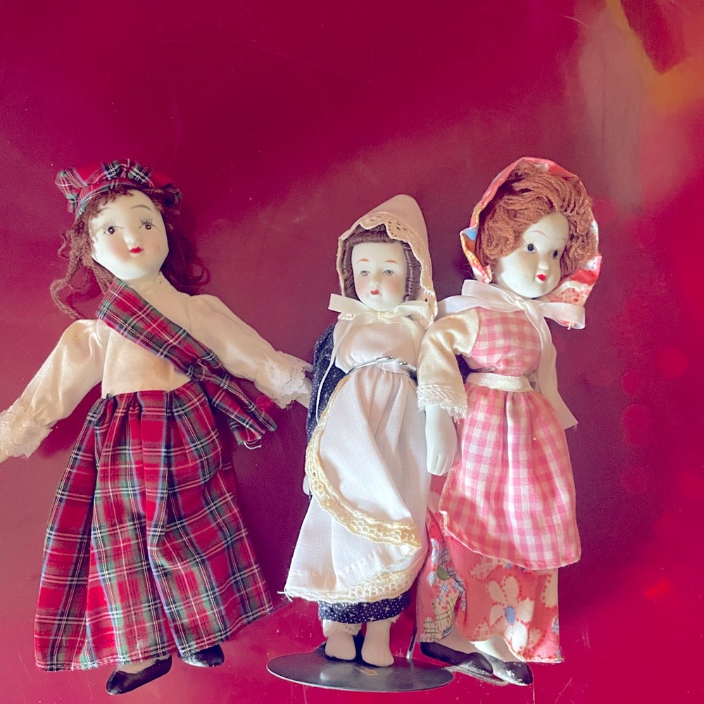 Bundle of Vintage porcelain dolls